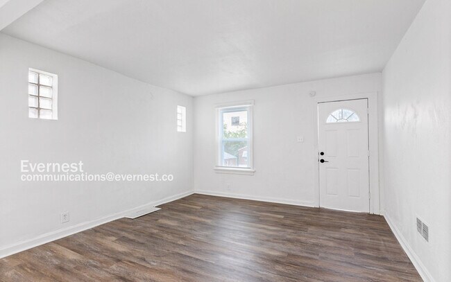 Building Photo - 831 Harlan Ave