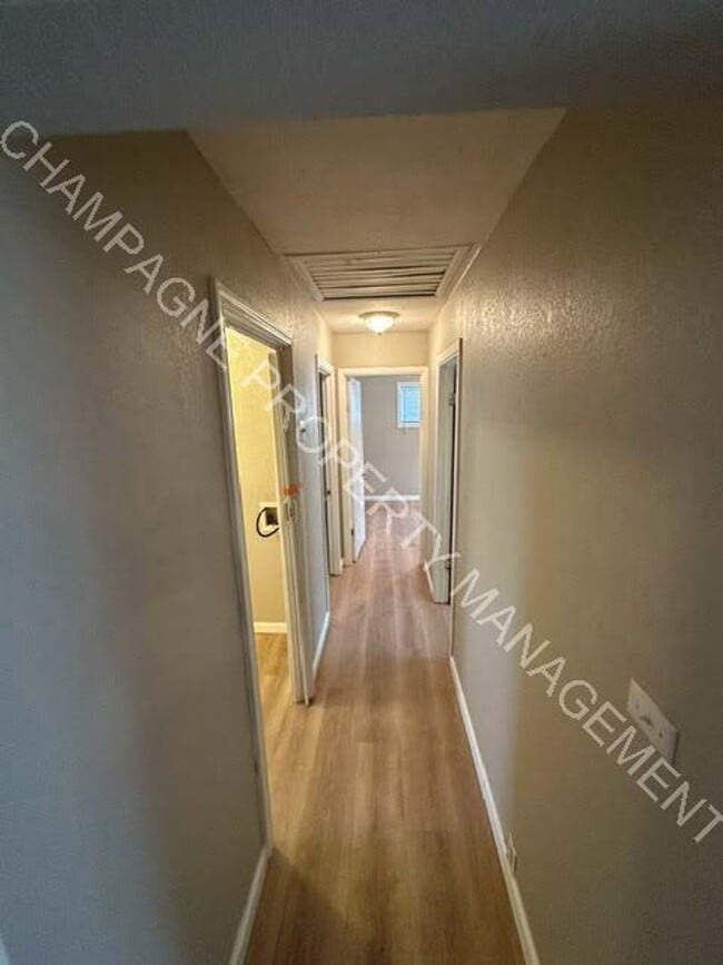 Building Photo - Updated Single Family Home in KC