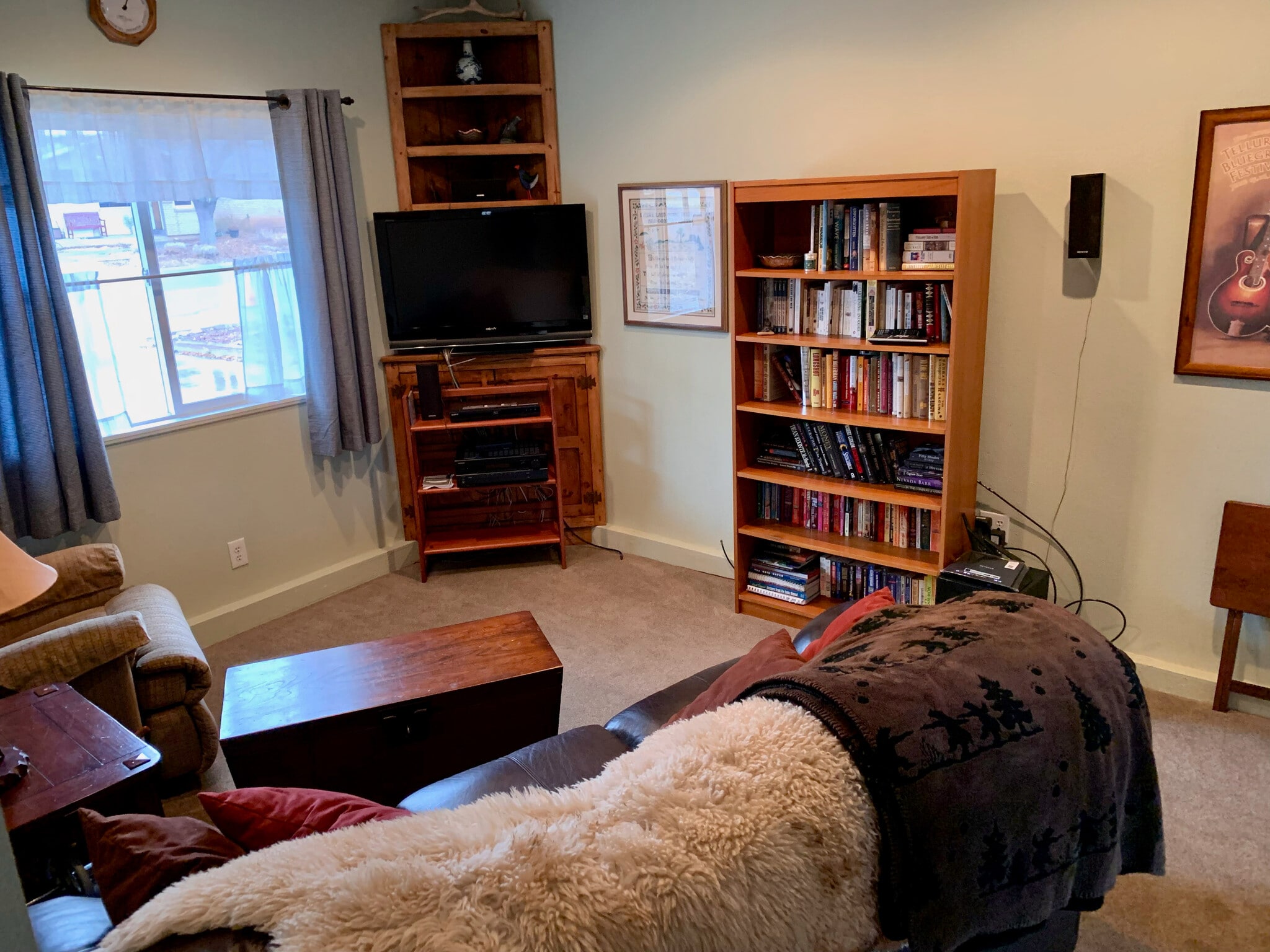 Den - 2708 Mesa Avenue