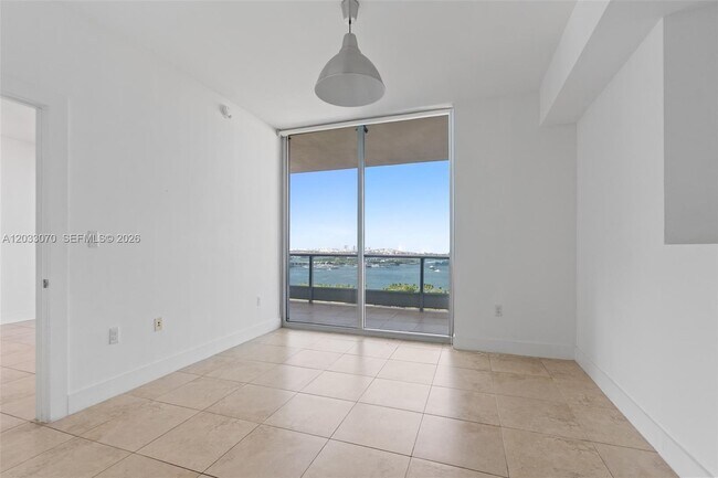 Building Photo - 900 Biscayne Blvd