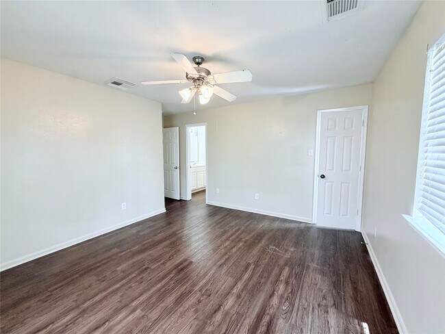 Building Photo - 7403 Bering Landing Dr