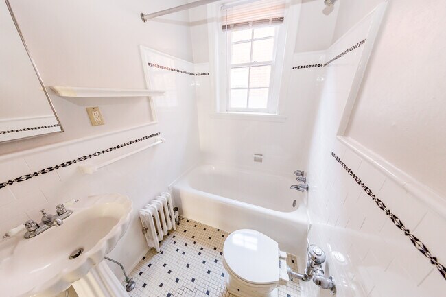 Bathroom - 503 N Arthur Ashe Blvd