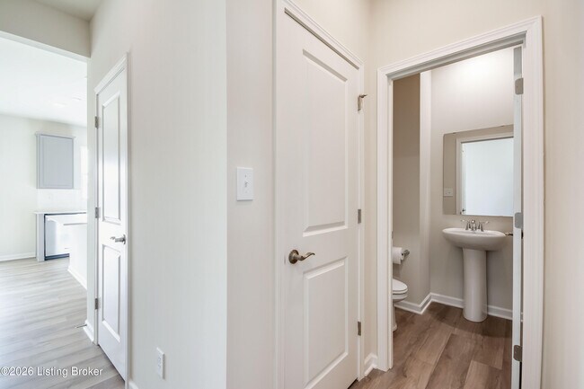 Building Photo - 16909 Aiken Rdg Cir