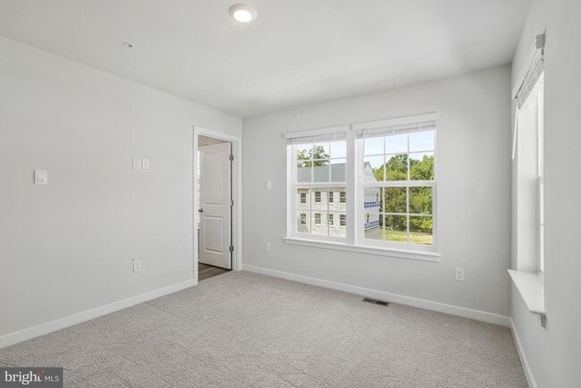 Building Photo - 16640 Green Glade Dr