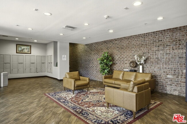 Building Photo - 3740 Santa Rosalia Dr