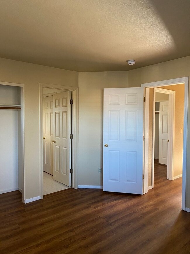 Building Photo - 3 bedroom 3 bathroom Salida Home