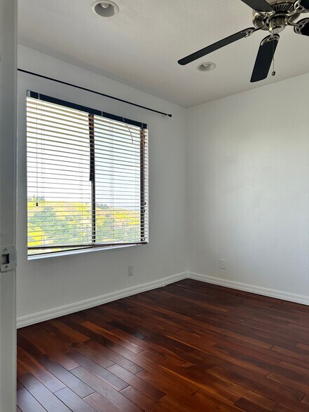room 2 - 4300 Via Marisol