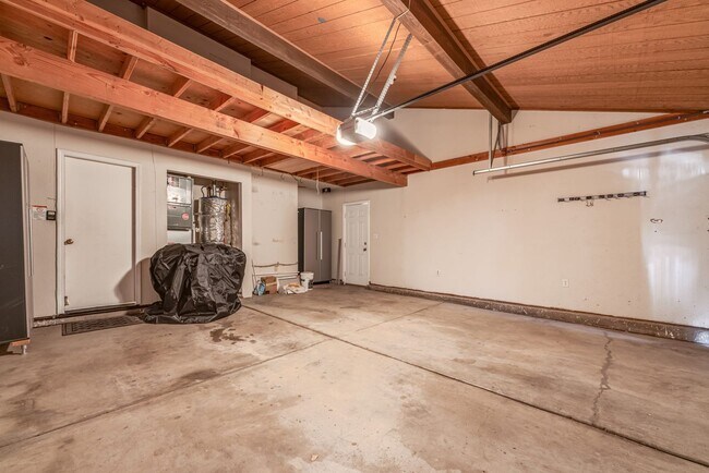 Building Photo - 6328 Windy Meadow Dr