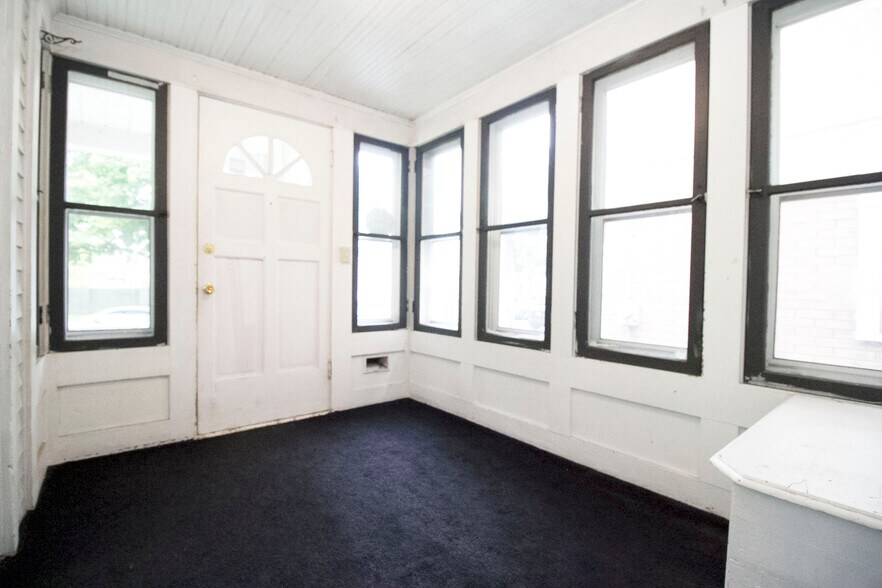 Building Photo - 830 Homer Ave