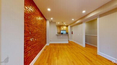 Building Photo - Renovated 2 Bedroom 2 Bath in Columbia Hei...