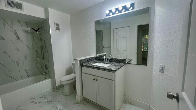 Building Photo - 826 Camargo Way