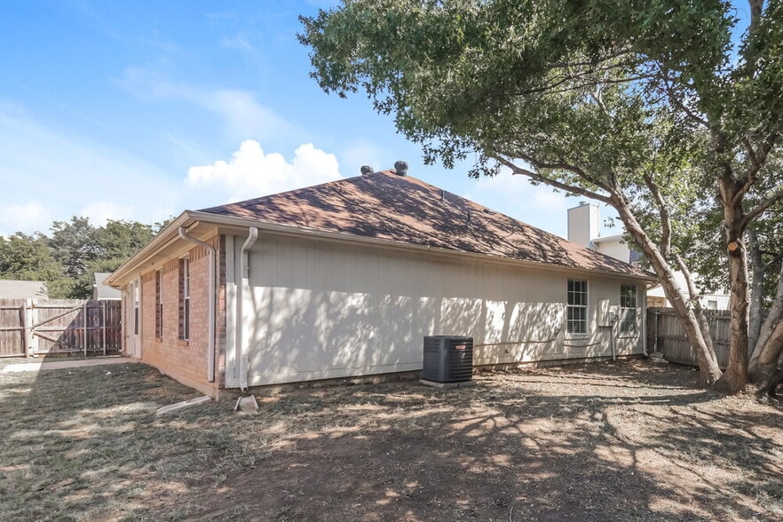 Building Photo - 1426 Ardmore Dr