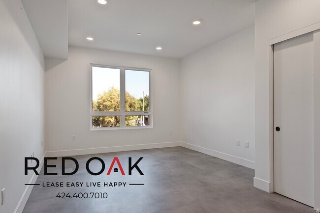 Building Photo - 3450 W 43rd St