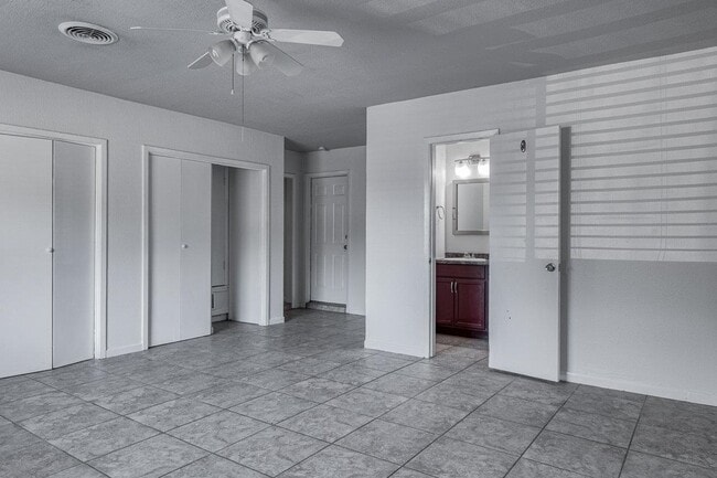 Building Photo - 243 Elizabeth Dr