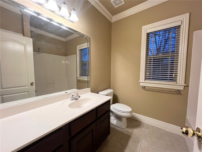 Building Photo - 6517 Tall Oaks Loop S