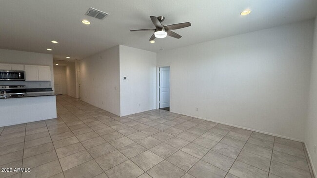 Building Photo - 1137 W Chimes Tower Dr