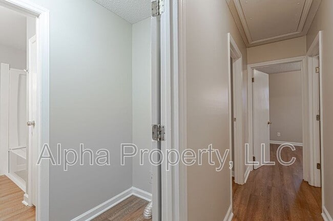 Building Photo - 30 Cox St