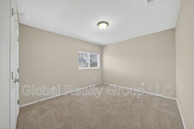 Building Photo - 10405 Macarthur Way