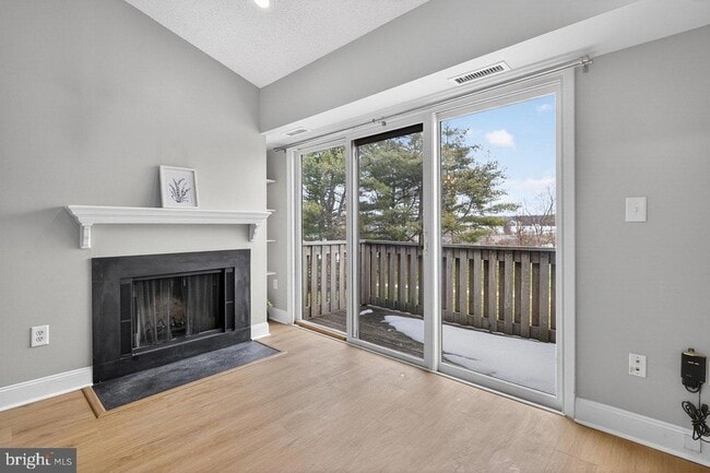 Building Photo - 304 Aspen Dr