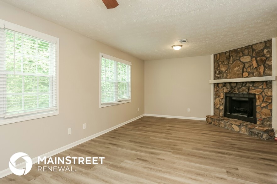 Building Photo - 45 Christopher Pl