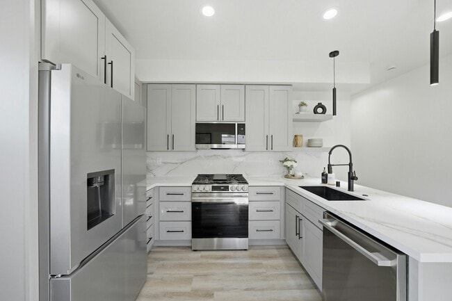 Building Photo - 422 Arbor Dr