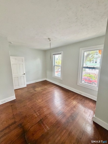 Building Photo - 139 Poplar St
