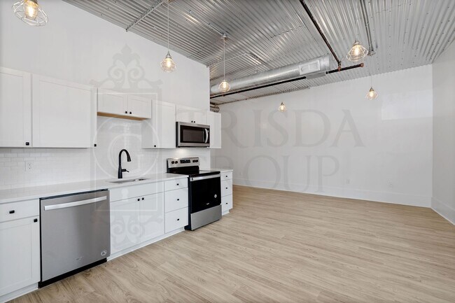 Building Photo - Avail July 15th! Stylish 1-Bedroom Apartment in Mt. Washington –2 Off Street Parking Spaces, AC, ...