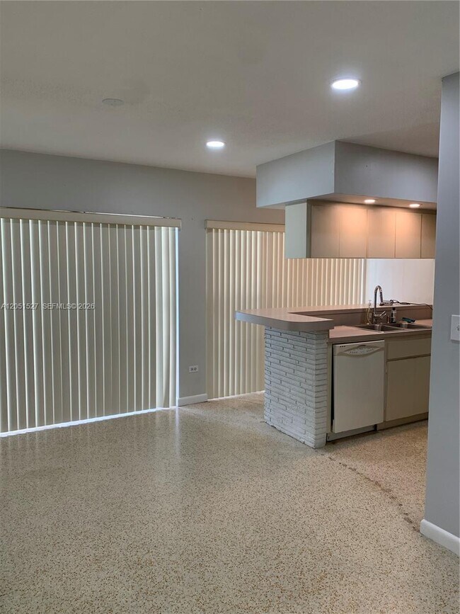Building Photo - 1820 SW 98th Ct