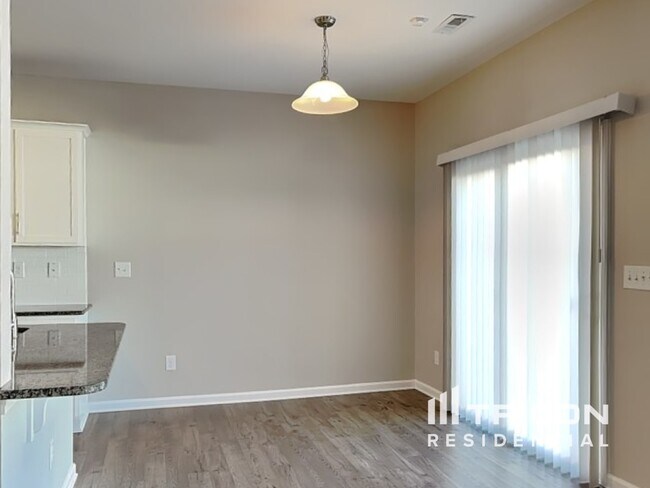 Building Photo - 147 N Cromwell Dr