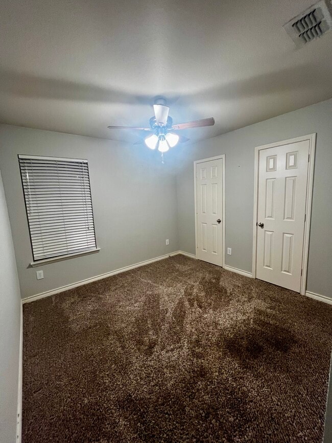 Building Photo - 1600 Knight Trail