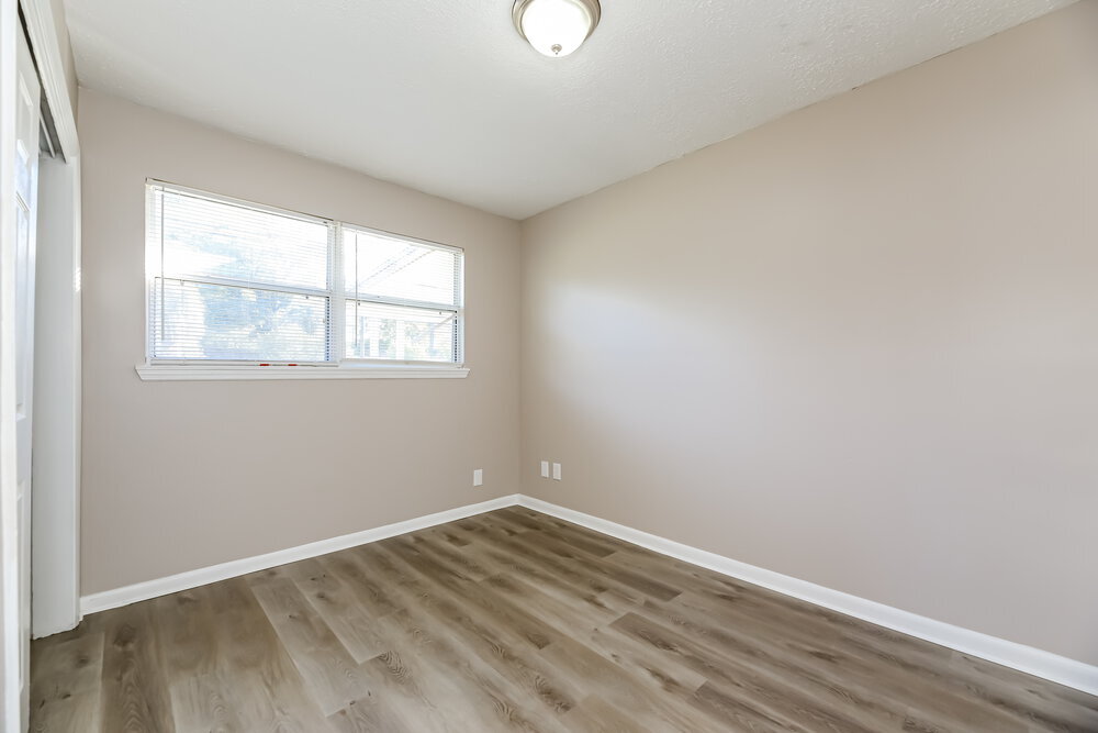 Building Photo - 1104 Le Brun Dr