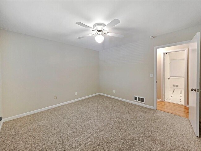 Building Photo - 1273 Murdock Rd