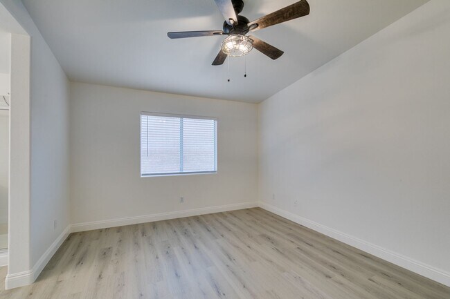Building Photo - 437 Palegold St