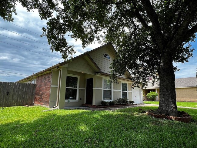 Building Photo - 15303 Riverside Grove Dr
