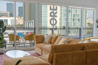 Building Photo - Stylish 1-Bedroom Near Downtown Dallas