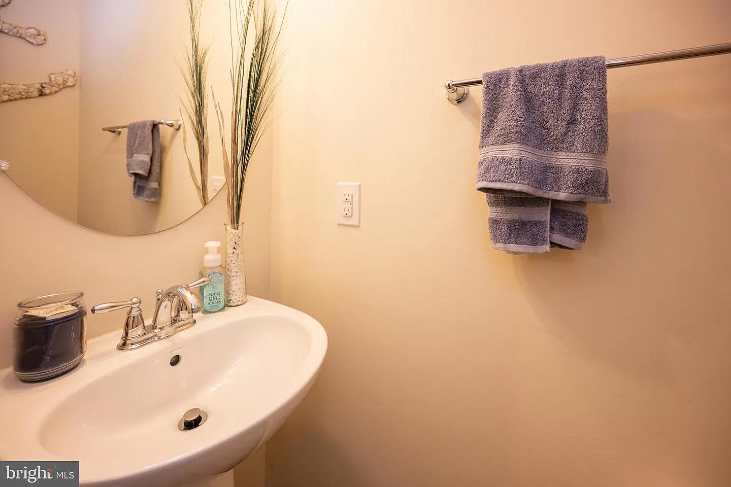 2nd Floor - bathroom - 25239 Laureldale Ter