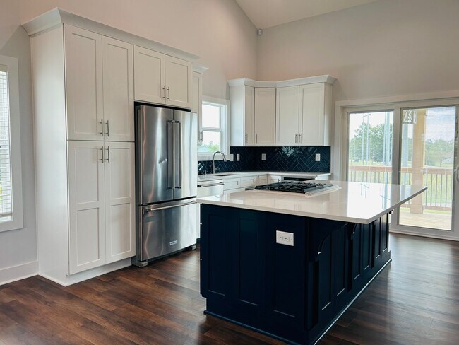 Building Photo - Stunning 4 bedroom 2.5 bath near Downtown Newnan! Must see!