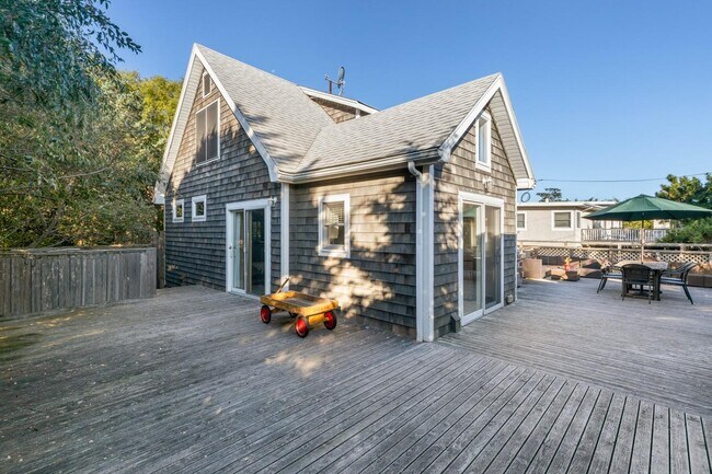 Building Photo - 38 Homesite Ave