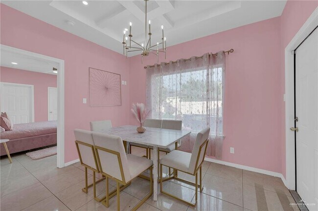 Building Photo - 32 Robin Ave