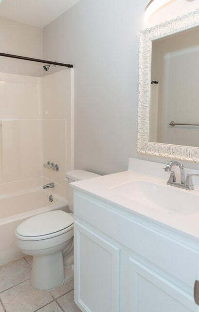 Building Photo - Coastal Charm Awaits: Cozy 3-Bedroom Home in Fort Walton Beach!