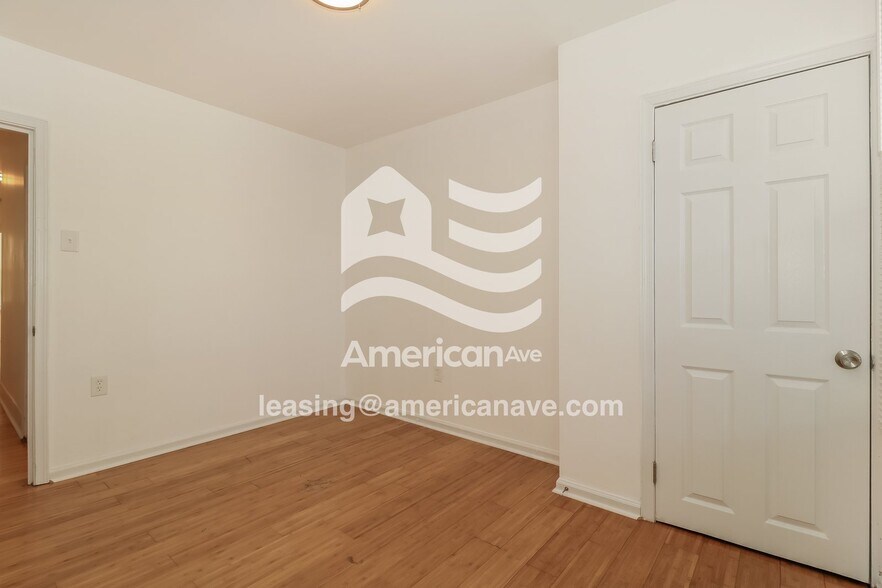 Building Photo - 234 N Hobart St