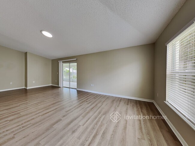 Building Photo - 2592 Reflections Pl