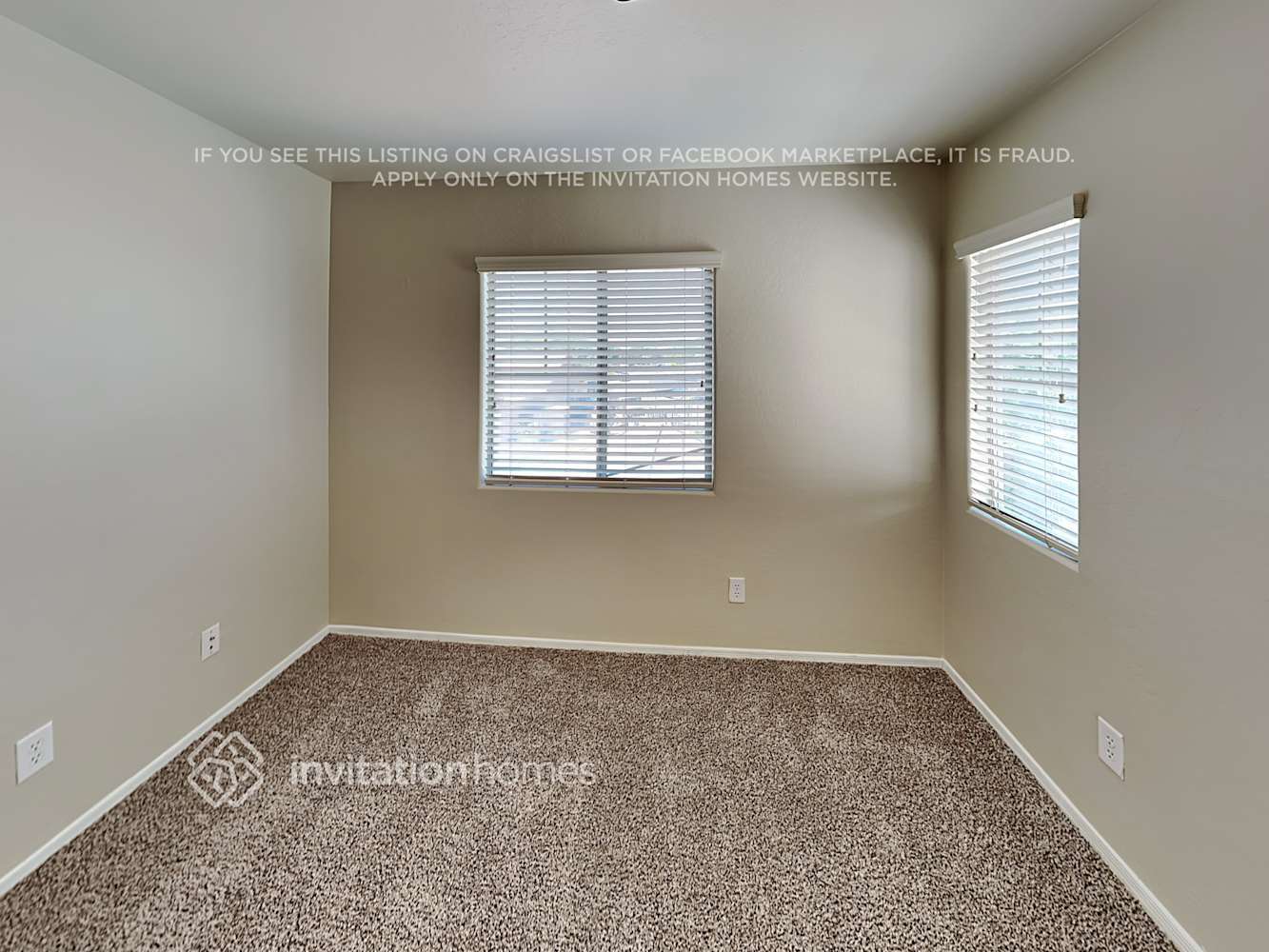 Building Photo - 4610 E Laurel Ct