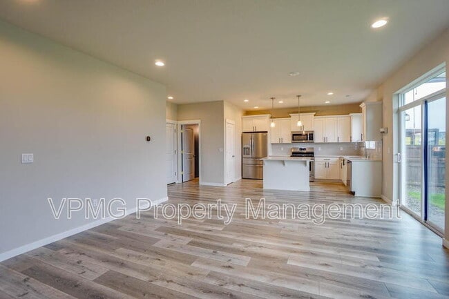 Building Photo - 8714 N 3rd Way