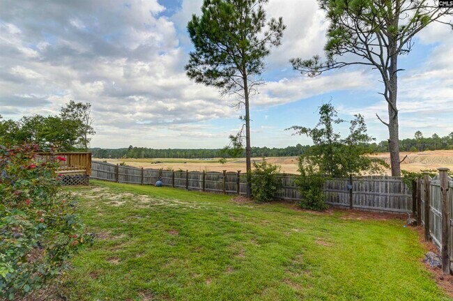Building Photo - 356 Finch Ln