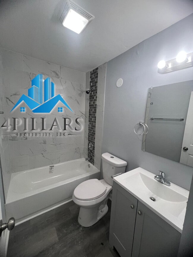 Building Photo - "Spacious 4-Bed, 2-Bath Gem on Kentucky Street – 2,178 Sq. Ft. of Comfort!"