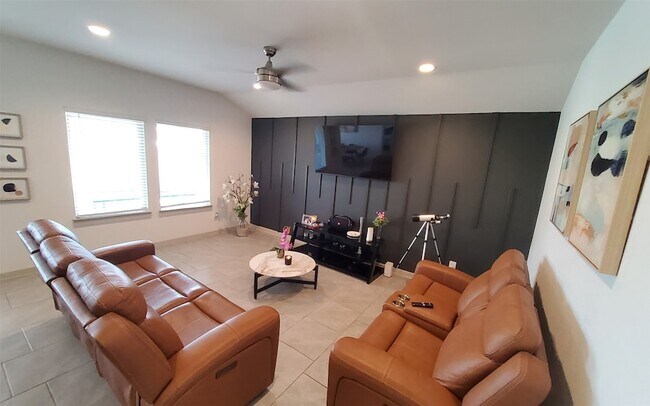 Building Photo - 3839 Sparkman Ln