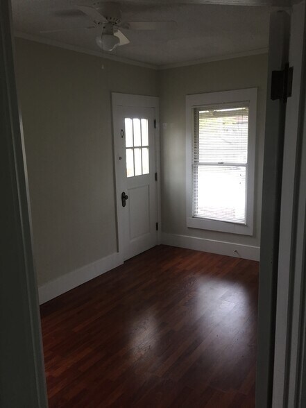 Building Photo - 1919 Plainfield Ave NE