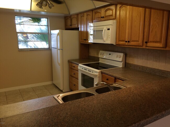 Building Photo - 412 Meadowlark Ln