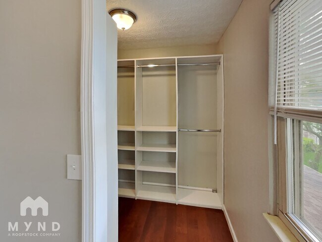 Building Photo - 6576 Canby Pl